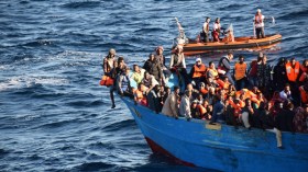 احباط محاولة هجرة غير شرعية لـ 125 شخص