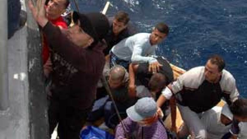 12 حراڤا يبحرون نحو إيطاليا على متن قارب بطول 3 أمتار