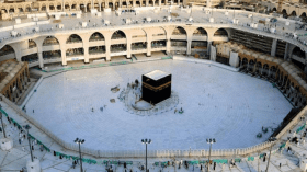 العاهل السعودي يسمح بأداء صلاة التراويح بالحرمين الشريفين