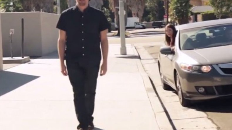 نساء يتحرشن بالرجال.. هواية أم بحث عن زوج!