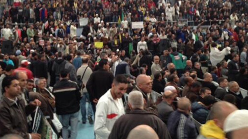 تجمع حاشد يجمع كل أطياف المعارضة بقاعة حرشة