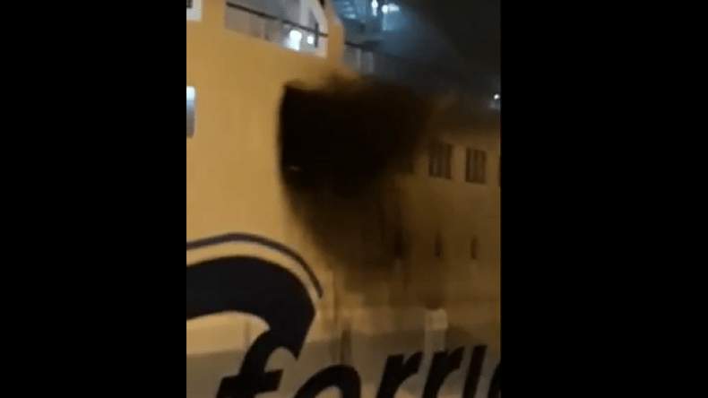 حريق مهول بمستودع باخرة طارق بن زياد