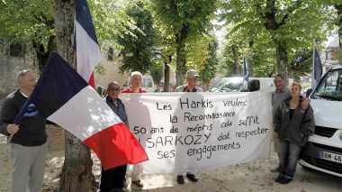 France: plus de 55 000 Algériens ont demandé la carte de harki