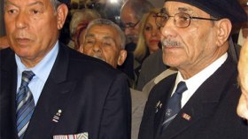 “الحركى” يطالبون هولاند بالاعتراف بـ”تضحياتهم”