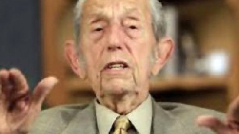 المذيع الأمريكي المتنبئ بيوم القيامة يصاب بستكة دماغية