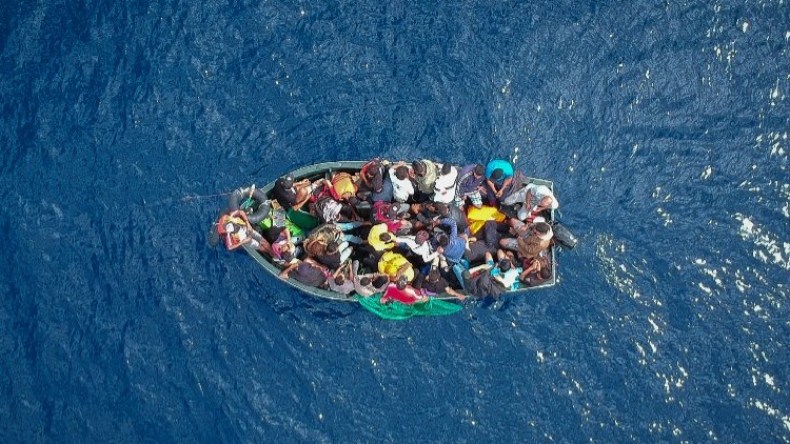 اعتراض 30 مرشحا للهجرة السرية بوهران