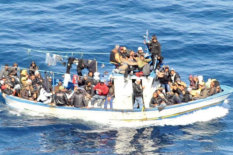 Algerian illegal immigrants protest in Ceuta asking for deportation