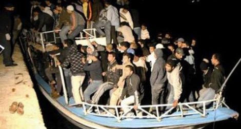 Barbaric attack against Algerian illegal immigrants in Spain