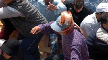 Illegal immigrants clash with security forces in southern Italy