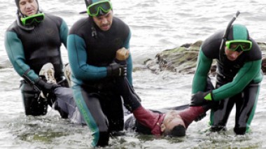 Algerians among 150 illegal immigrants stuck in sea