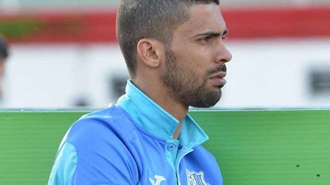 حناشي يقنع حروش بالعودة وينتظر رد إدارة الأربعاء