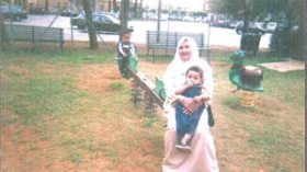 جزائري مطالب بدفع فدية لرؤية ابنيه