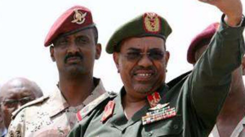 في ثاني زيارة له إلى الإقليم : البشير يدعو إلى نزح السلاح في دارفور