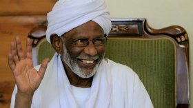 الدكتور حسن الترابي الداعية المجدد والسياسي المحنك 1/2