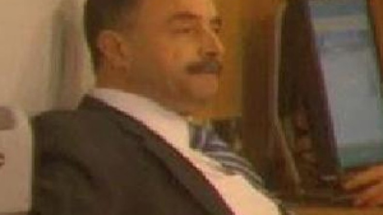 فرنسا ترفع الحجز عن الدبلوماسي الجزائري حسني