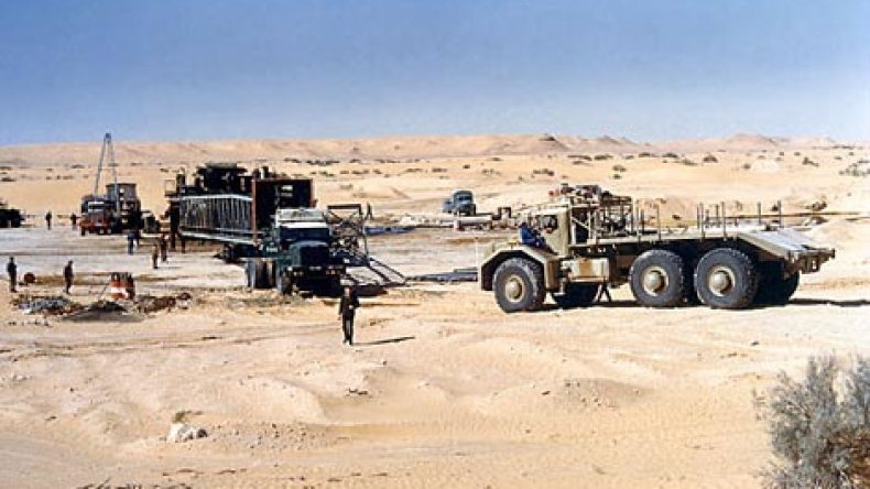20 إطارا يتهمون شركة نفطية بتوظيف غرباء بدلهم في حاسي مسعود
