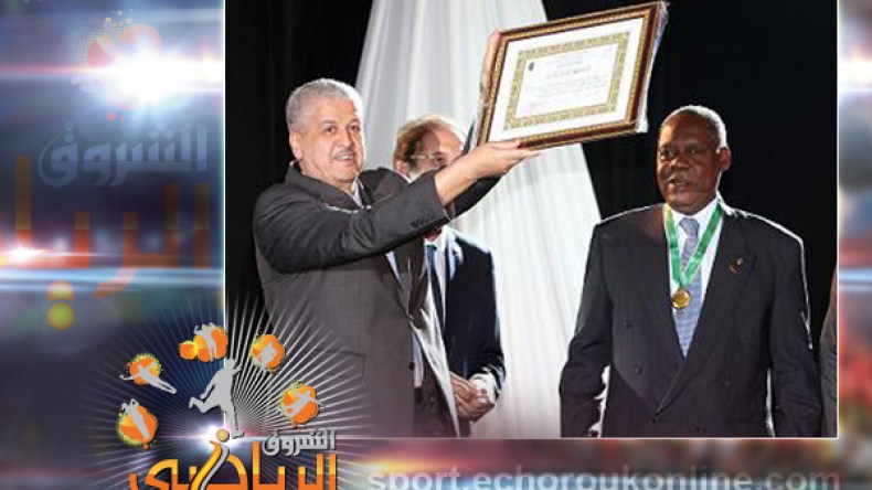 مخاوف من تأثير أزمة شبيبة القبائل مع الكاف في حظوظ الجزائر لتنظيم “كان 2017”