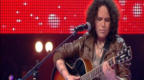 الجزائرية حياة زروق تضمن مكانها في أول مراحل الموسم الثاني من “the voice”