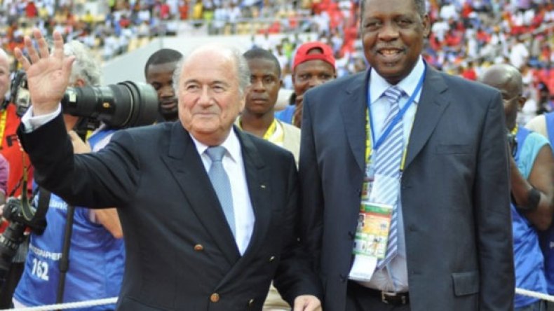 22 رصيدا بنكيا “مشبوها” لحياتو و”الأف بي آي” يحضر للإطاحة بحليف بلاتير