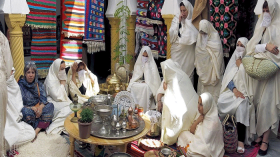 الحايك الجزائري يعود بقوة