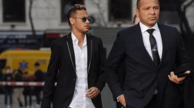 نايمار سيغيب من 6 إلى 8 أسابيع وقد يخضع لعملية جراحية