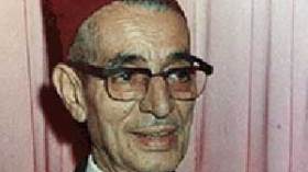 مصطفى تومي ينفي بشدة انتساب قصيدته لشاعر آخر