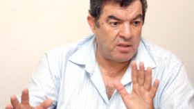 فرنسي لخلافة افتسان في شبيبة القبائل