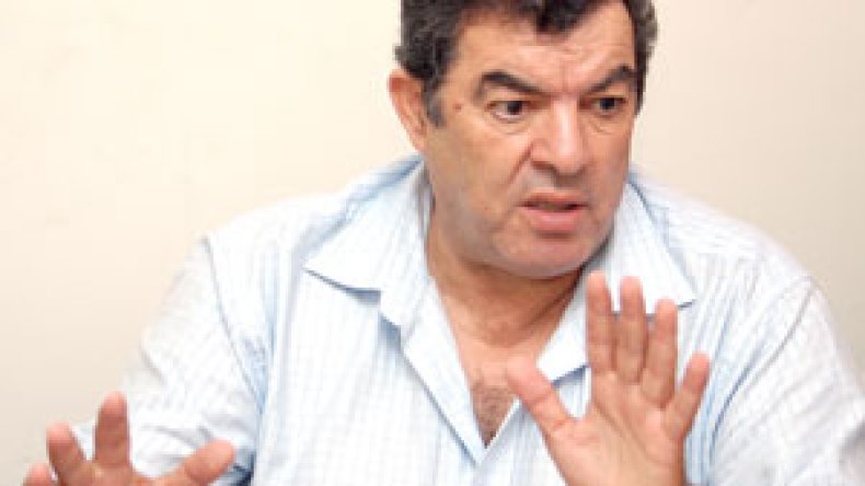 فرنسي لخلافة افتسان في شبيبة القبائل