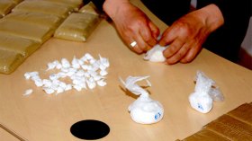 توقيف مسبوقين يروجون “هيروين” ممزوجا بأدوية ومواد صيدلانية!