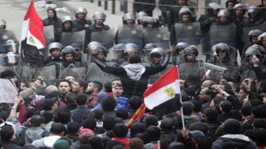 Egypte: heurts entre policiers et manifestants dans le centre du Caire
