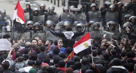 Egypte: heurts entre policiers et manifestants dans le centre du Caire
