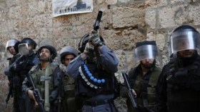 الشرطة الإسرائيلية تشتبك مع فلسطينيين في الحرم القدسي