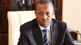 رئيس الوزراء الليبي المؤقت يقدم استقالته للبرلمان