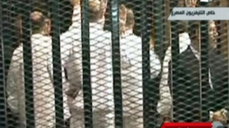 تأجيل محاكمة مرسي وقيادات آخرين في قضية التخابر لـ 6 ماي