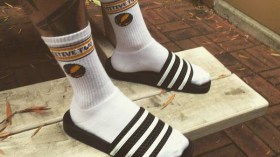 موضة الكلاكيت والتقاشر تصنع الـ “buzz” في العالم