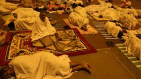 وكالة سياحية ترمي 114 معتمر في شوارع مكة بتذاكر سفر مفتوحة