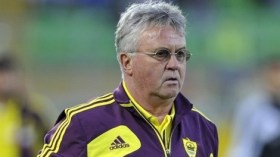 مدرب كوريا الجنوبية يريد الإغتراف من خبرات “هيدينك”