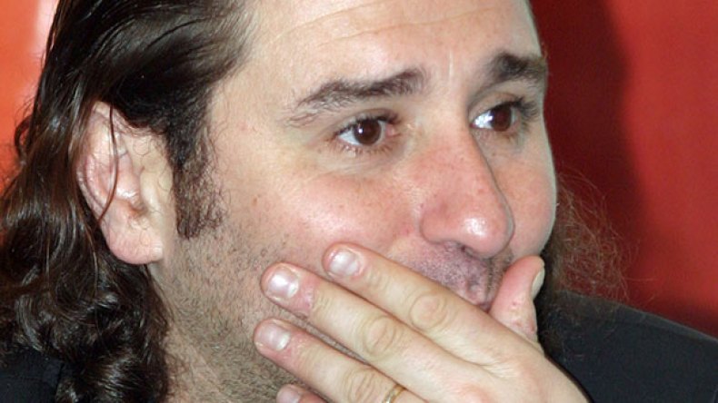 هشام مصباح يتخلى عن ممارسة الطب ويتحول إلى حارس “باركينغ”؟