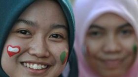 “الحجاب” يصنع الحدث في مدرجات يورو 2012