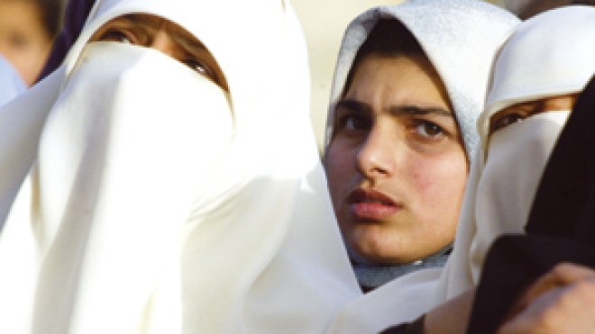 الحجاب‭ ‬يعود‭ ‬إلى‭ ‬الشوارع‭ ‬وصلاة‭ ‬الجمعة‭ ‬القادمة‭ ‬ستكون‭ ‬مميزة