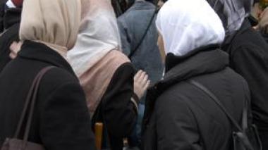 Point d’interrogation sur le port du voile sur les photos des documents d’identité biométriques