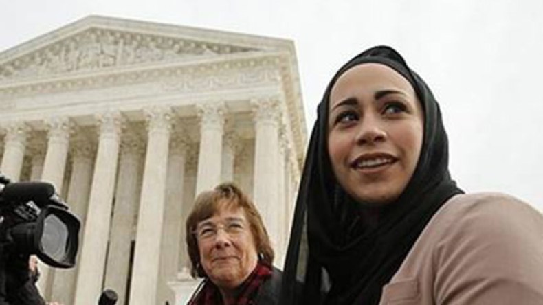 الحكم لصالح مسلمة بأمريكا حرمت من عملها بسبب حجابها