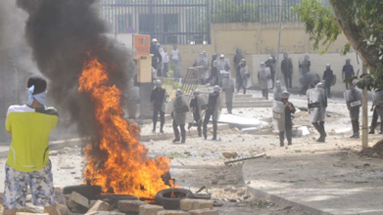 شغب  وتخريب في حيدرة الديبلوماسيين والوزراء