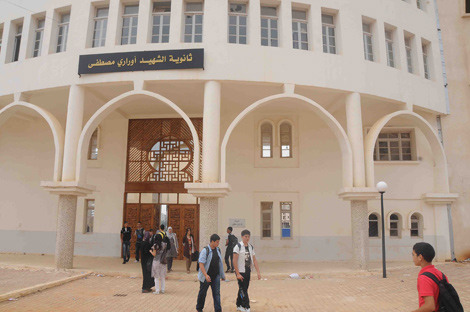 Algeria high school headmasters to go on strike against low pay raise