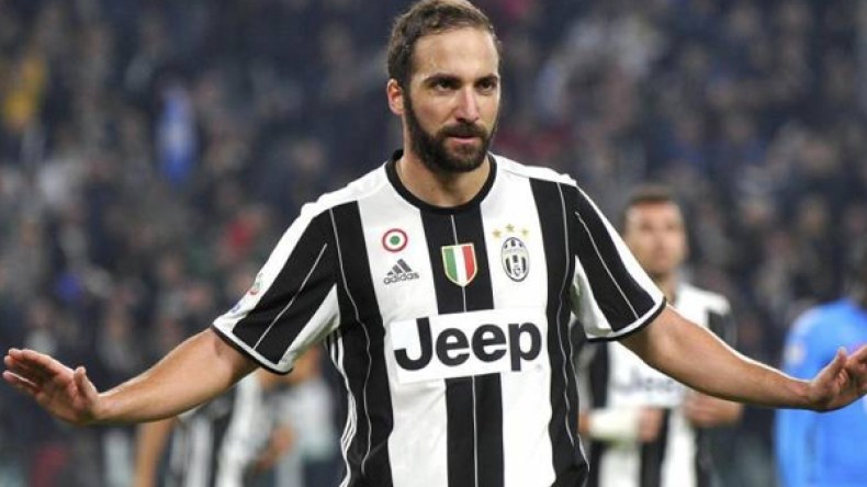 هيغواين مهدد بالإيقاف بسبب تصرف غير أخلاقي