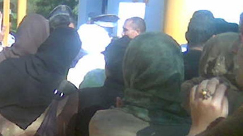 اتحادية  أولياء  التلاميذ  تستنكر  تفتيش  المحجبات  والمتجلببات