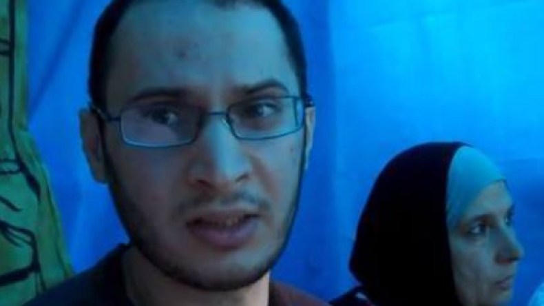 مئات  الفلسطينيين يشيعون جثمان معتز حجازي