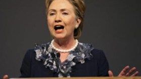 كلينتون لمنافسها الديمقراطي: عار عليك يا أوباما