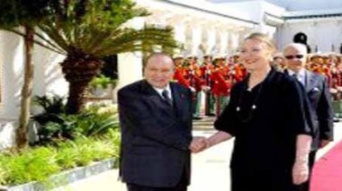 Le président Bouteflika reçoit la secrétaire d’Etat américaine, Hillary Clinton