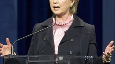 Hillary Clinton lâchée par son stratège